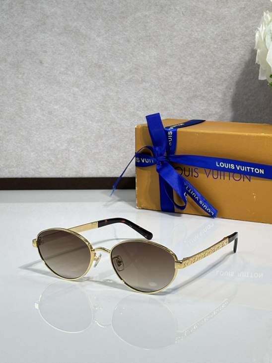 Picture of Louis Vuitton Sunglasses _SKUfw76439534fw